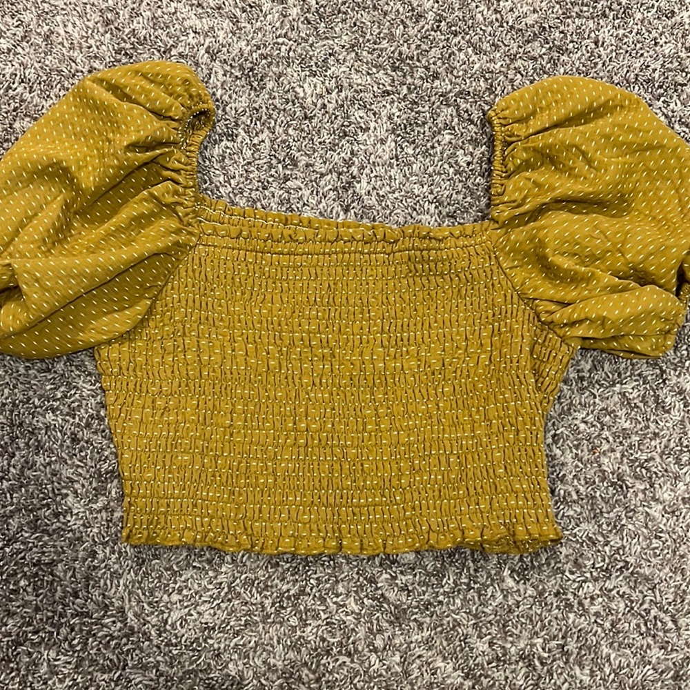 *2 for $10* Wild fable mustard puff sleeve crop top